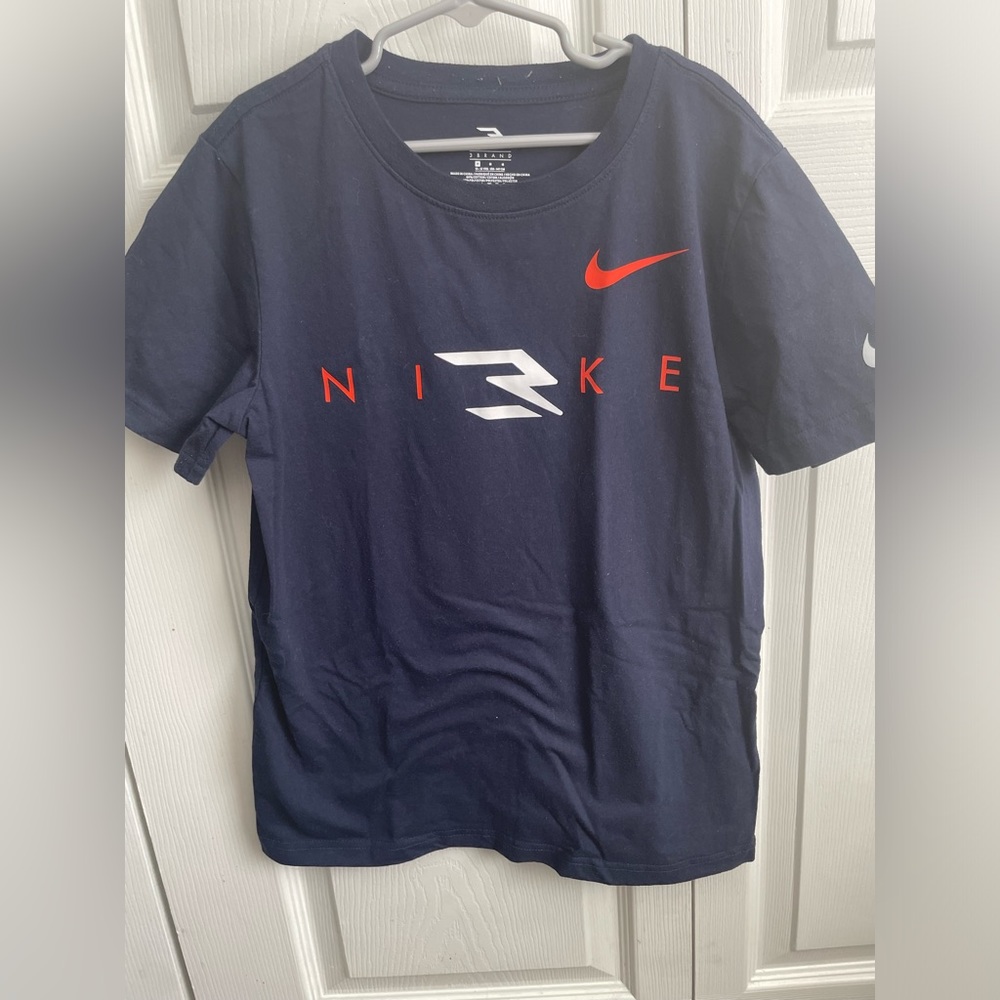 Kids nike tshirt